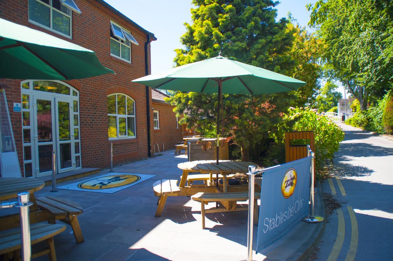 Stableside At Racecourse Hotel