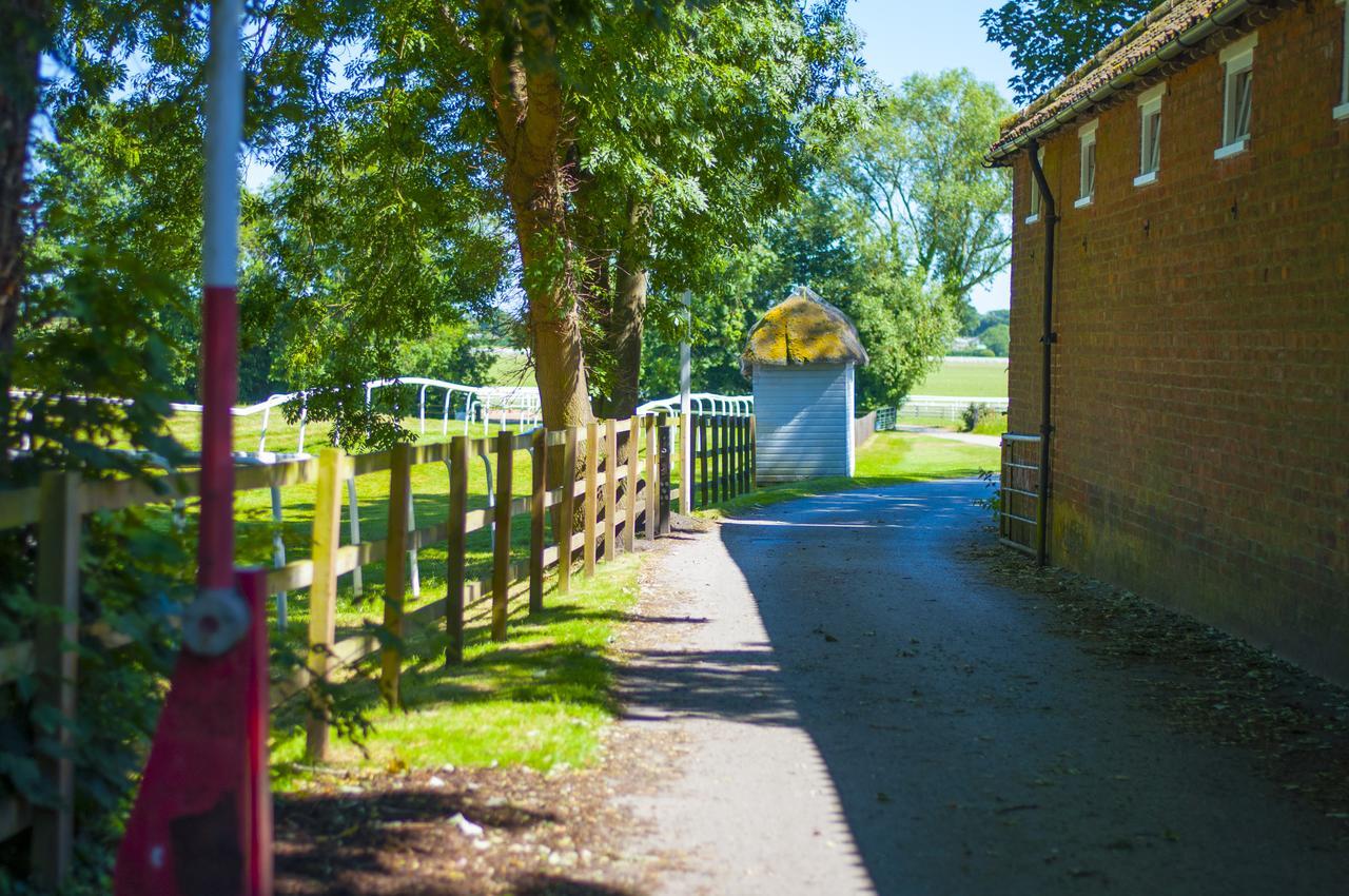 Отель Stableside At Racecourse 3*