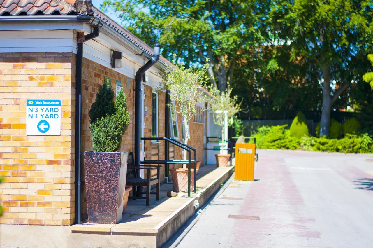 Hotel Stableside At Racecourse 3*